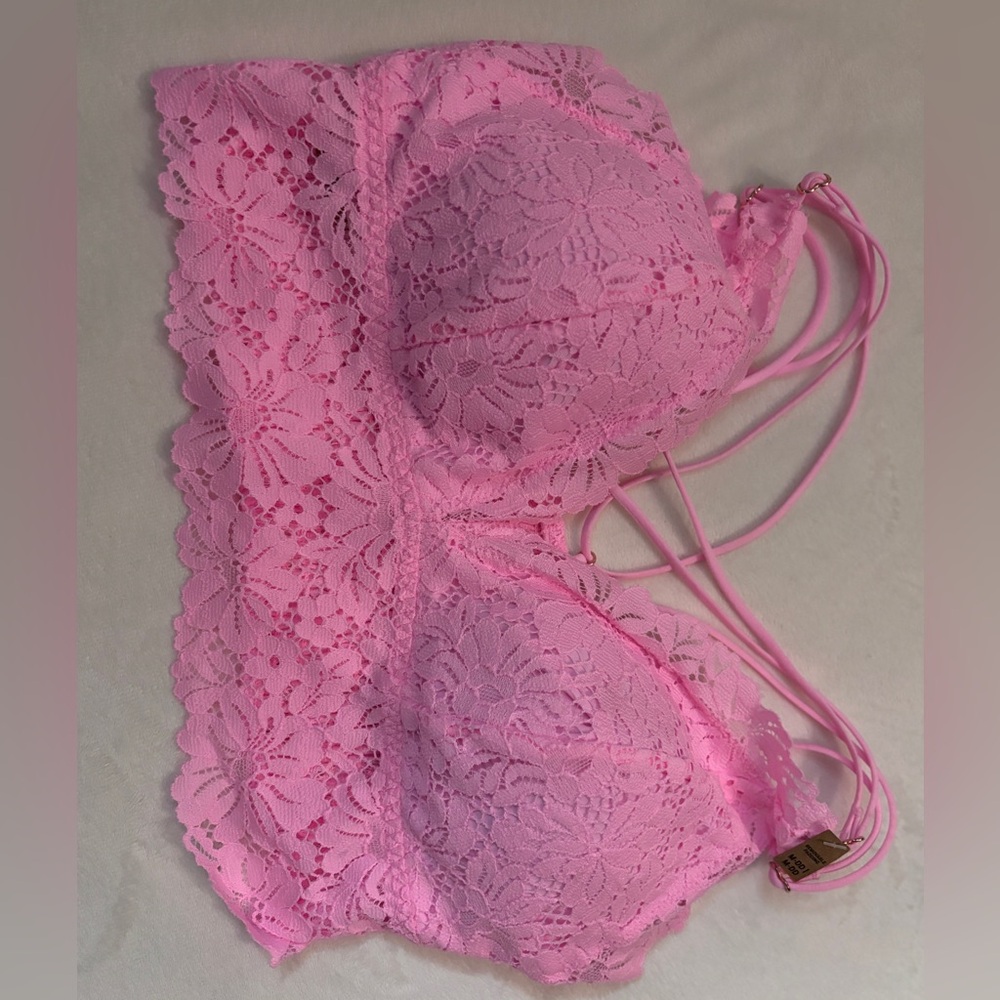 PINK Victoria's Secret Floral Lace Bra in Pink